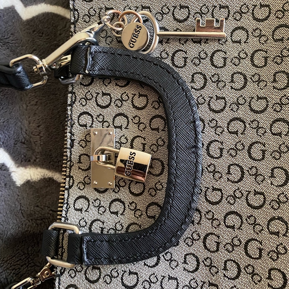 Guess mini satchel lock and key charms